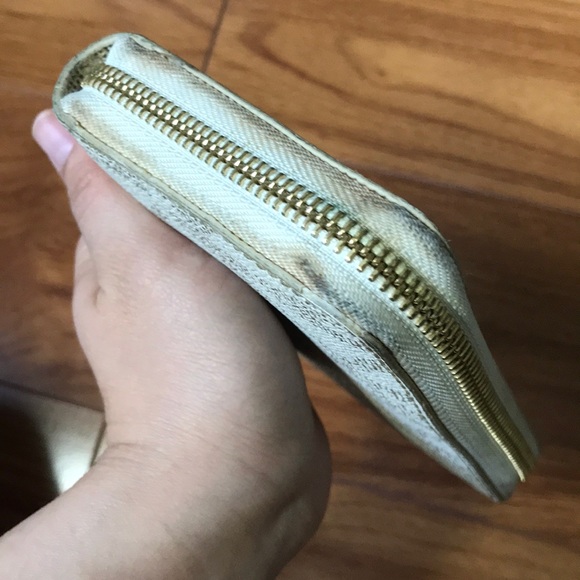 Michael Kors wallet/wristlet - Picture 4 of 5